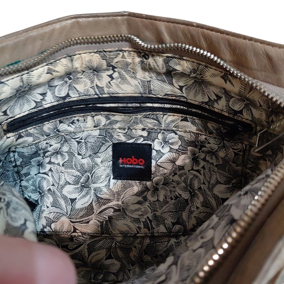 HOBO Tan Shoulder Bag - Picture 9 of 11